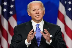 जो बाइडेन ने व्यापक जलवायु और स्वास्थ्य देखभाल कानून पर किए हस्ताक्षर