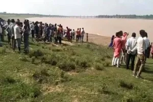 बांदा नाव हादसे में बढ़ा मृतकों का आंकड़ा, अब तक 11 शव बरामद, सर्च ऑपरेशन जारी