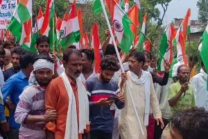 रायबरेली में तिरंगा यात्रा की धूम, नसीराबाद की गलियों में गूंजा झंडा गीत