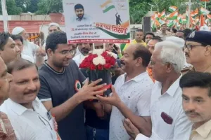 मेरठ में धूमधाम से मनाया गया स्वतंत्रता दिवस, निकाली गई प्रभात फेरी