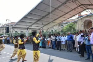 लखनऊ: मुख्य सचिव ने विधानभवन के सामने 15 अगस्त की तैयारियों का किया स्थलीय निरीक्षण