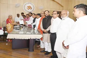 राज्यपाल से मिला रालोद का प्रतिनिधिमंडल, किसानों की समस्याओं को लेकर दिया ज्ञापन