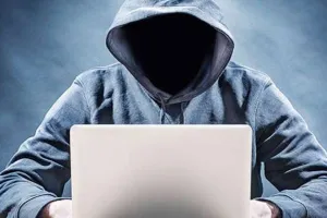 लखनऊ: साइबर ठगों ने महिला समेत चार को लगाई तीन लाख की चपत