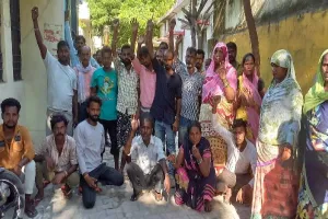 रायबरेली: सफाईकर्मी को पीटने पर हुआ बवाल, कर्मचारियों ने बंद किया काम