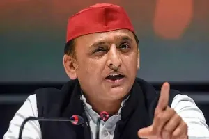 अतीत के काले पन्नों को छिपाने का प्रयास कर रही भाजपा: अखिलेश यादव