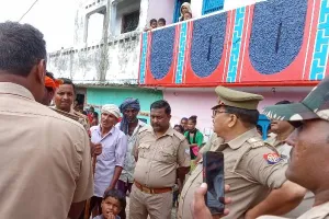 बहराइच: दो पक्षों के बीच जमकर चले ईंट-पत्थर, महिला समेत छह लोग हुये जख्मी