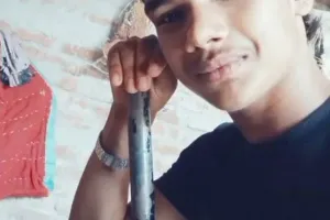 बहराइच: तमंचे के साथ युवक ने सोशल मीडिया पर डाली फोटो, जांच में जुटी पुलिस