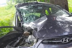 सुल्तानपुर: कार व पिकअप में  जोरदार भिड़ंत, तीन घायल