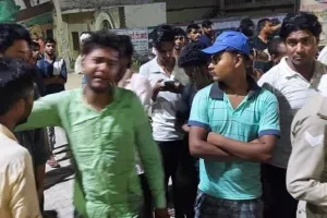 बागपत: कैंटर की टक्कर से बाइक दंपती समेत तीन बेटियों की मौत, सीएम ने जताया दुख