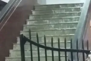 कानपुर: उर्सला अस्पताल के वार्डों में भरा पानी, मची भगदड़