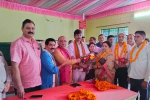 हल्द्वानी: कांग्रेस का ‘हाथ’ छोड़कर पूर्व जिला पंचायत अध्यक्ष सुमित्रा प्रसाद ने थामा भाजपा का ‘फूल’