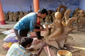 हल्द्वानी: कोविड के दो साल बाद मूर्तिकारों में जागी कमाई की उम्मीद