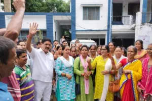 हल्द्वानी: नलों में पानी नहीं बिल देने में आगे है जलसंस्थान के अधिकारी, गुस्साई महिलाओं का प्रदर्शन