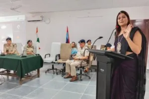 हल्द्वानी: मोटिवेशनल स्पीकर की पाठशाला में शामिल हुए डीआईजी और एसएसपी, टेंशन फ्री हुए पुलिसकर्मी