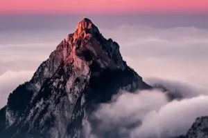 अमानत में ख़यानत हो रही है…