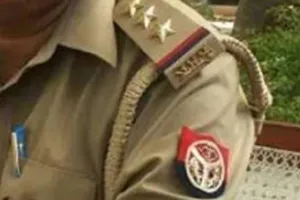 लखनऊ : चार्ज संभालते ही कोतवाल पर गिरी गाज, एक्शन मोड में दिखे पुलिस कमिश्नर