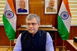 कांग्रेस ने फिर मांगा अश्विनी वैष्णव का इस्तीफा, कहा- जिम्मेदारी निभाने की बजाय आंकड़े छुपाने में व्यस्त हैं रेल मंत्री