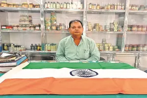 पीतलनगरी में लहराएगा दूसरे राज्यों का तिरंगा, बिक्री के लिए कर्नाटक-मध्य प्रदेश से आ रहे खादी के तिरंगे