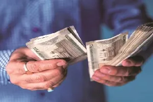 गदरपुर: एटीएम कार्ड बदलकर युवक ने लगाई 20 हजार की चपत