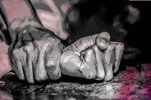 लखनऊ : मदद के बहाने किराना व्यापारी ने बंधक बनाकर किया दुष्कर्म…जानें पूरा मामला