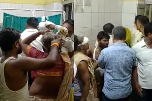 गोंडा: छुट्टा जानवर को बचाने में अनियंत्रित होकर पलटी डीसीएम, 25 घायल, लखनऊ रेफर