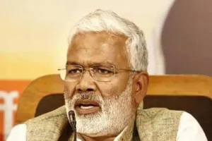 स्वतंत्र देव सिंह ने विधान परिषद के नेता पद से दिया इस्तीफा, नेता सदन बने केशव प्रसाद मौर्य