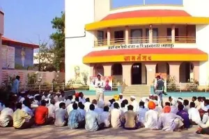 करोड़पति है ये गांव, एक भी मच्छर पकड़ कर दिखा दिया तो मिलेंगे 400 रुपए!