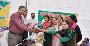 हल्द्वानी: किसानों ने कंपोस्ट, गोबर और केंचुवा खाद के बारे में जाना