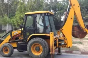 खटीमा: नेपाल सीमा से सटे मेलाघाट क्षेत्र में सरकारी जमीन पर बनाए जा रहे चर्च पर गरजी जेसीबी, विरोध में उतरीं महिलाएं