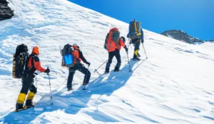 पिथौरागढ़ : पर्वतारोहियों को अब देनी होगी जैविक-अजैविक कूड़े की जानकारी, नियम लागू