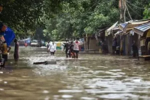 खटीमा और शक्तिफार्म में बढ़ी परेशानी, नदी नाले उफान पर, 26 परिवारों के 130 लोगों ने स्कूल में ली शरण