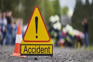 अल्मोड़ा: गरुड़ाबाज में अनियंत्रित होकर खाई में गिरी बोलेरो, छह यात्री गंभीर घायल