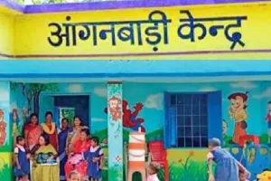 बरेली: 121 आंगनबाड़ी केंद्रों को अफसर और जनप्रतिनिधियों ने लिया गोद