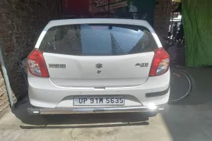 हमीरपुर: कार का नंबर डालकर दौड़ाई जा रही है चोरी की बाइक, जानिए क्या है मामला