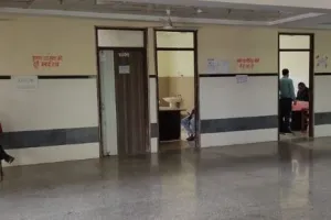 बरेली: अस्पताल में 300 बेड, मरीजों की डेंगू, मलेरिया समेत सभी जांचें बंद