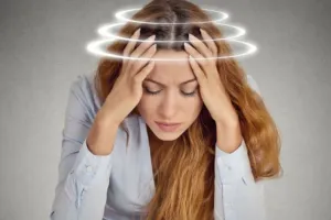 चक्कर आने से हैं परेशान तो हो सकती है ये बड़ी वजह, अपनाएं घरेलू नुस्खा