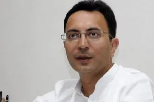 बरेली: पीडब्ल्यूडी मंत्री बोले- गड्ढे वाली सड़कों को सूची बना दुरुस्त कराएं