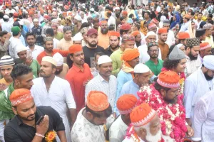 बरेली: रवाना हुआ साबरी झंडा, पेश की ‘कौमी एकता’ की मिसाल