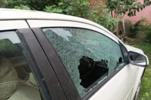 काशीपुर: पार्किंग में खड़ी कार के शीशे तोड़े, तहरीर सौंपी