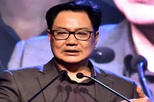 फास्ट ट्रैक अदालतें स्थापित करने में तेजी लाने की कानून मंत्री रीजीजू की सलाह