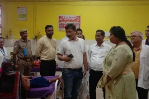 अयोध्या: कायाकल्प टीम ने मरीजों से जाना सुविधाओं का हाल, दिए निर्देश