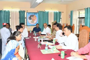 बरेली: डीएम ने सुनी लोगों की समस्याएं, 114 में से 12 शिकायतों का मौके पर किया निस्तारण