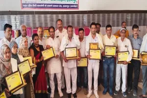 अमरोहा: शिक्षक दिवस पूर्व संध्या पर हुआ शिक्षकों का सम्मान