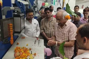 लखनऊ: अमृत विचार के प्रिंटिंग प्रेस में धूमधाम से की गई भगवान विश्वकर्मा की पूजा