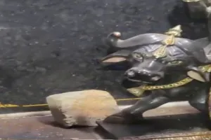 लखनऊ: गोमती नदी के किनारे स्थित लेटे हुए हनुमान मंदिर में पत्थरबाजी, तौफीक गिरफ्तार