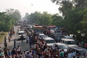 बरेली: साइकिल से स्कूल जा रही छात्रा को तेज रफ्तार कार ने मारी टक्कर, मौके पर मौत, परिजनों ने लगाया जाम