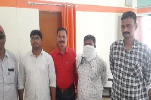 रायबरेली : एंटी करप्शन टीम ने रिश्वत लेते लेखपाल को पकड़ा