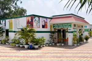 गुरुजी के भगीरथ प्रयास से संभल के प्राथमिक स्कूल ने रचा इतिहास