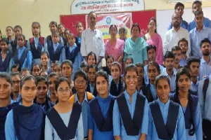 प्रतियोगिता : समानता का भाव उत्पन्न करता है ड्रेस