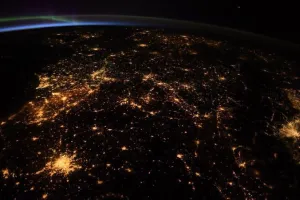 क्या आप बता पाएंगे! पृथ्वी की इस फोटो में देखो- कितने देश दिख रहे? : अंतरिक्षयात्री ने पूछा